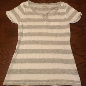 Express V-neck Pocket Tee